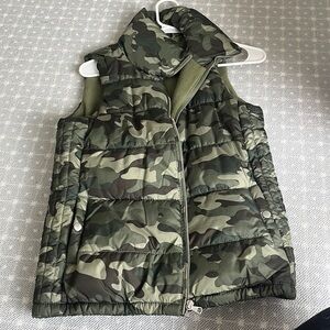 Old Navy Camo Vest Size XS